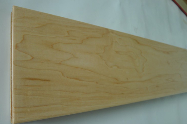 為什么有些體育木地板安裝完成后出現(xiàn)異響？