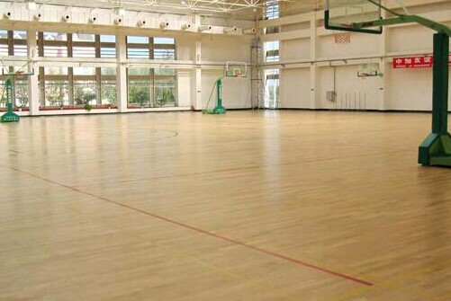 關(guān)于運(yùn)動(dòng)實(shí)木地板的保養(yǎng)常識(shí)