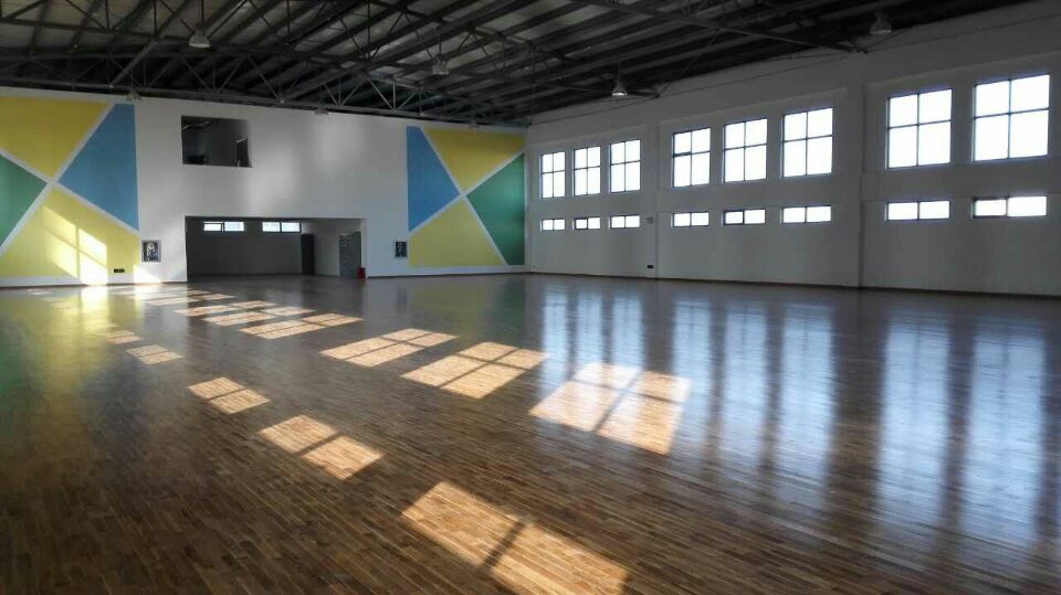 實木運(yùn)動地板安裝的執(zhí)行方案