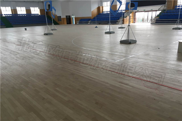 運(yùn)動木地板,實(shí)木運(yùn)動地板 運(yùn)動木地板,實(shí)木運(yùn)動地板