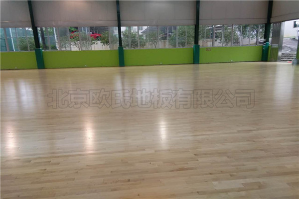 運(yùn)動木地板 運(yùn)動木地板